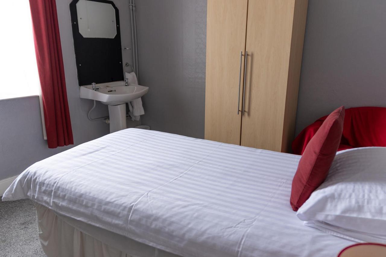 Carlton Hotel Forres Bagian luar foto